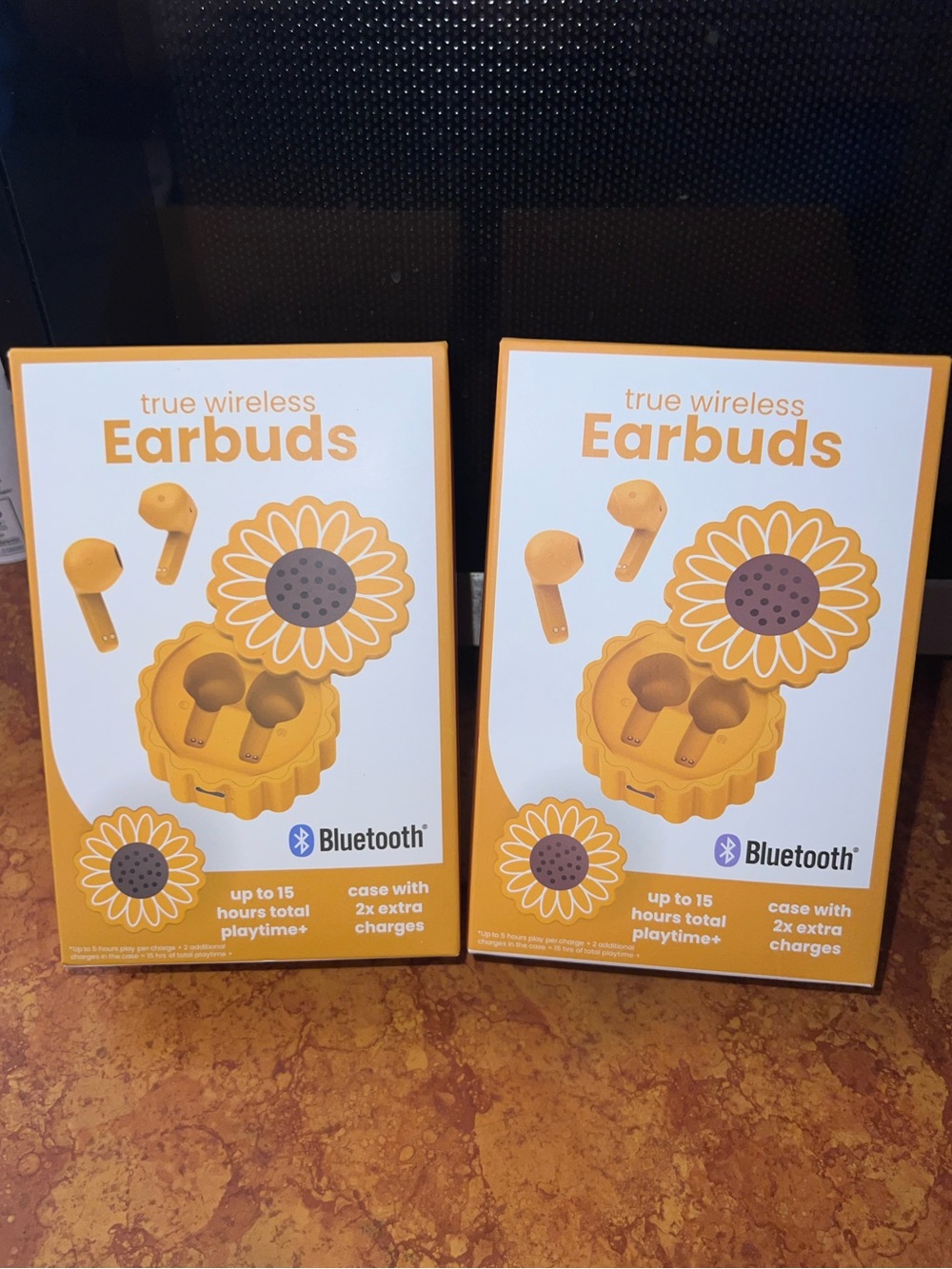 Vivitar Sunflower Earbuds (2)
